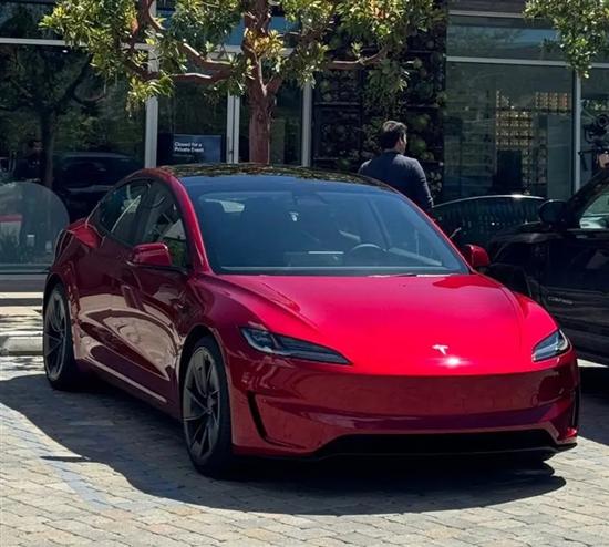 新款特斯拉Model 3高性能版实车曝光